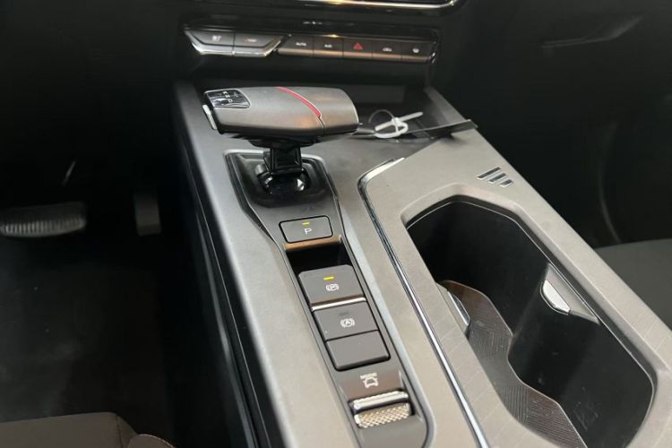 Used CHANGAN X5 PLUS 2025 1.5T DCT High-Energy Version Gear Lever