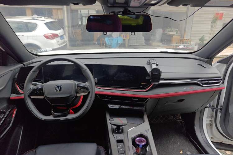 Used CHANGAN X5 PLUS 2025 1.5T DCT Pioneer Edition Center Console