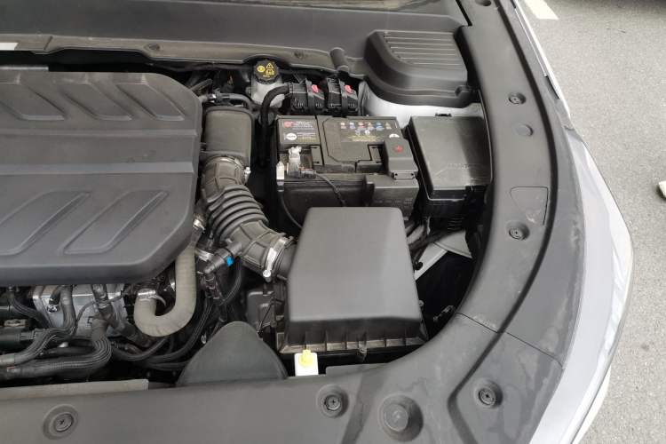 Used CHANGAN X5 PLUS 2025 1.5T DCT High-Energy Version Engine Bay Left