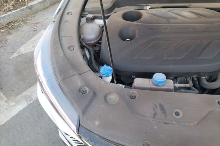 Used CHANGAN X5 PLUS 2025 1.5T DCT High-Energy Version Engine Bay Right
