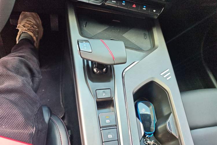Used CHANGAN X5 PLUS 2025 1.5T DCT Excellence Edition Gear Lever