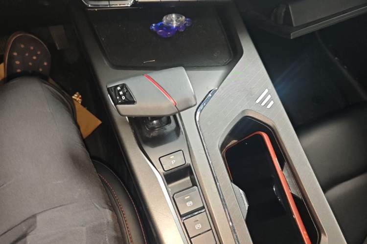 Used CHANGAN X5 PLUS 2025 1.5T DCT Pioneer Edition Gear Lever