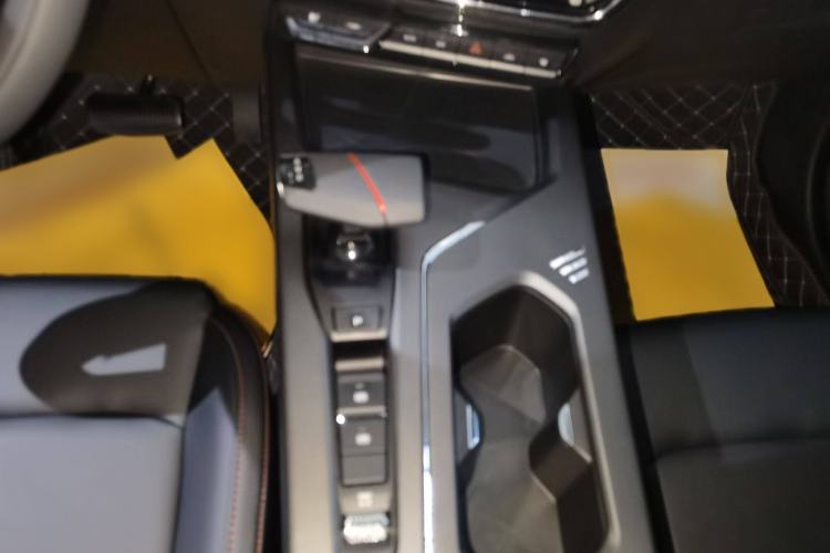 Used CHANGAN X5 PLUS 2025 1.5T DCT Pioneer Edition Gear Lever