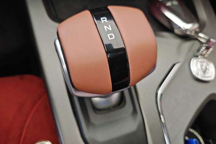Used CHANGAN X5 PLUS 2025 1.5T DCT Pioneer Edition Gear Lever