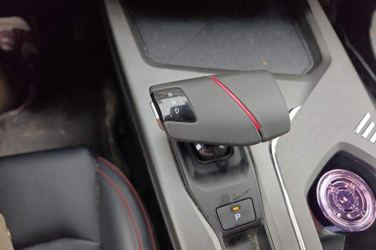 Used CHANGAN X5 PLUS 2025 1.5T DCT Pioneer Edition Gear Lever