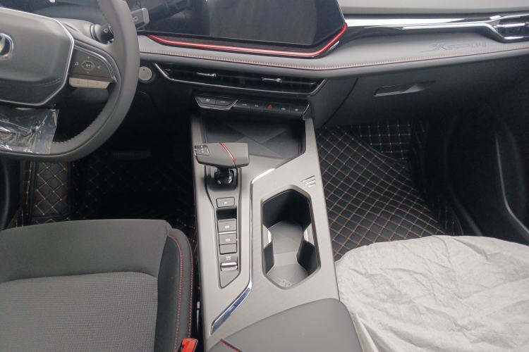 Used CHANGAN X5 PLUS 2025 1.5T DCT High-Energy Version Interior 4
