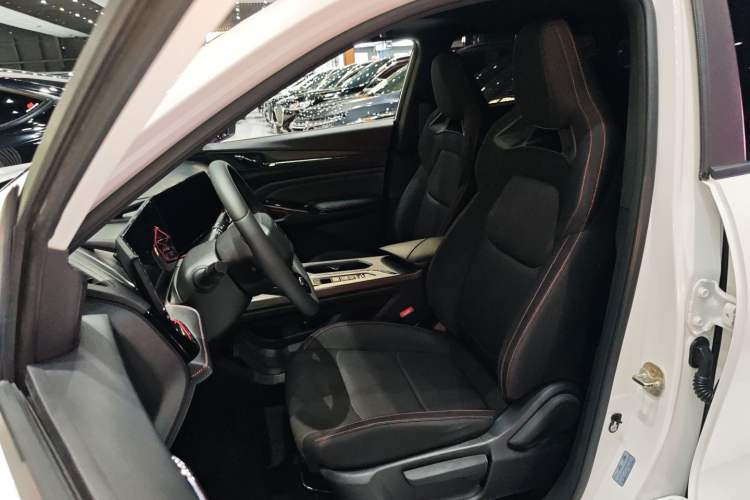 Used CHANGAN X5 PLUS 2025 1.5T DCT High-Energy Version Left Front Seat