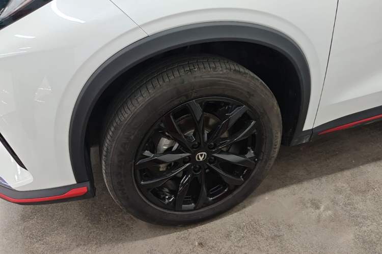 Used CHANGAN X5 PLUS 2025 1.5T DCT Pioneer Edition Left Front Wheel Hub