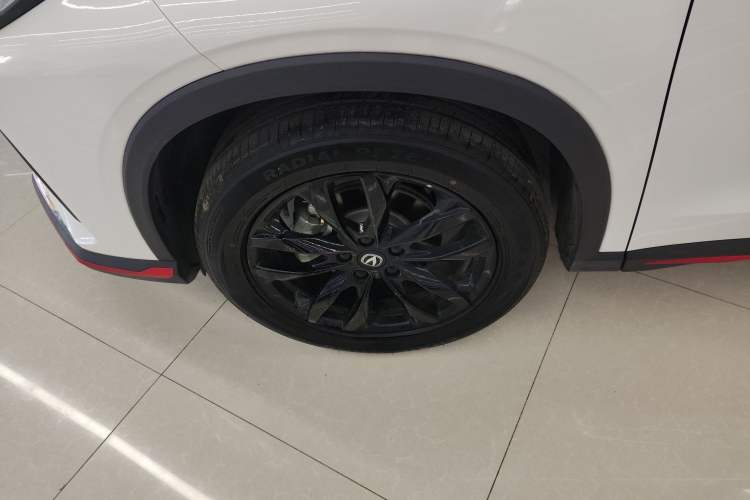 Used CHANGAN X5 PLUS 2025 1.5T DCT Pioneer Edition Left Front Wheel Hub