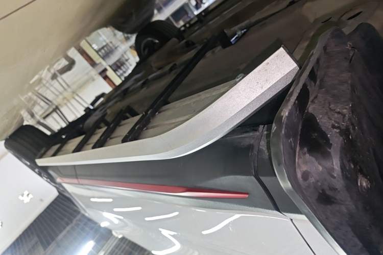 Used CHANGAN X5 PLUS 2025 1.5T DCT Pioneer Edition Left Side Sill