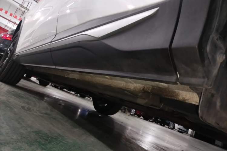 Used CHANGAN X5 PLUS 2025 1.5T DCT High-Energy Version Left Side Sill