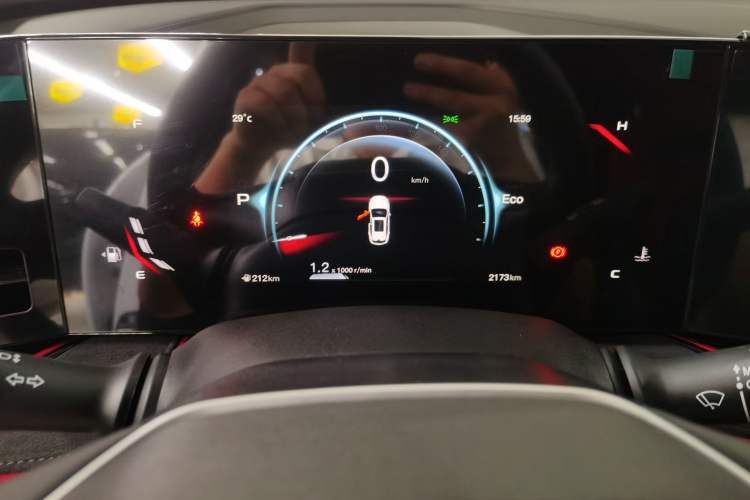 Used CHANGAN X5 PLUS 2025 1.5T DCT Pioneer Edition Odometer Close Up
