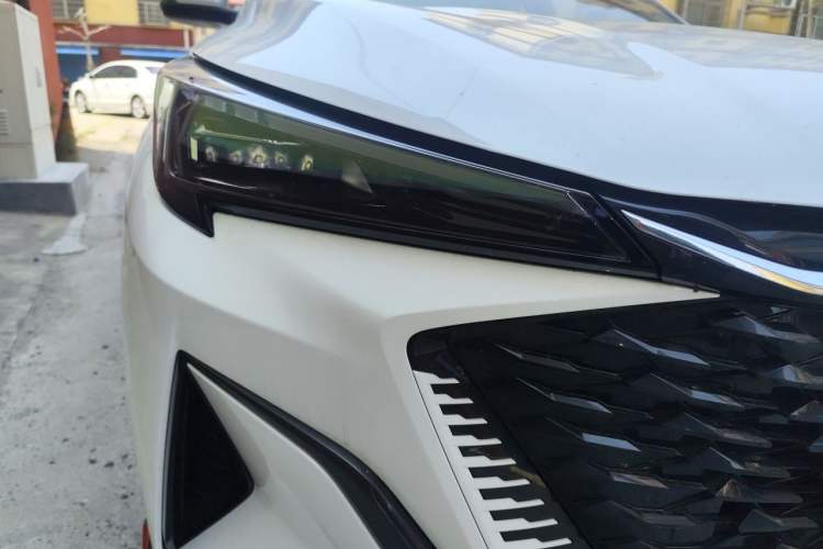 Used CHANGAN X5 PLUS 2025 1.5T DCT Pioneer Edition Right Front Headlight