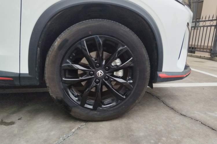 Used CHANGAN X5 PLUS 2025 1.5T DCT Pioneer Edition Right Front Wheel Hub