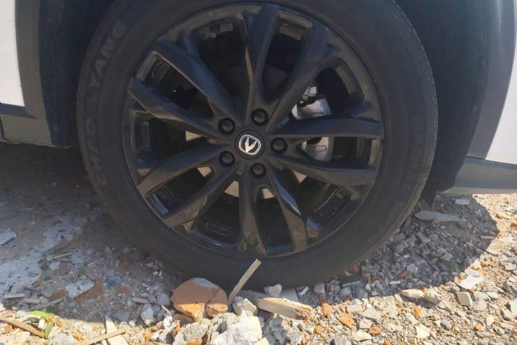Used CHANGAN X5 PLUS 2025 1.5T DCT High-Energy Version Right Front Wheel Hub