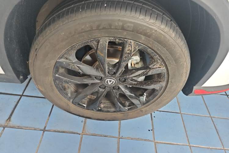 Used CHANGAN X5 PLUS 2025 1.5T DCT Pioneer Edition Right Front Wheel Hub