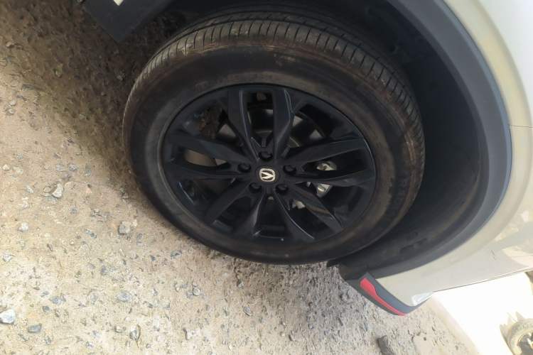 Used CHANGAN X5 PLUS 2025 1.5T DCT Superior Edition Right Front Wheel Hub