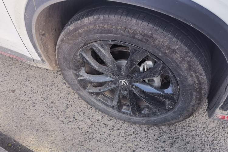 Used CHANGAN X5 PLUS 2025 1.5T DCT Pioneer Edition Right Front Wheel Hub