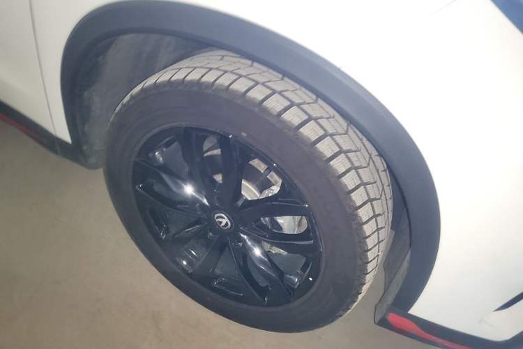 Used CHANGAN X5 PLUS 2025 1.5T DCT Superior Edition Right Front Wheel Hub