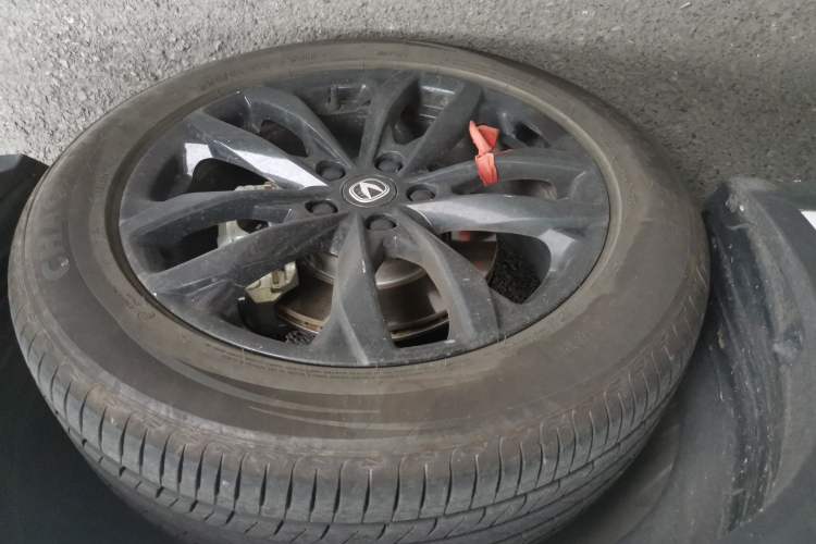Used CHANGAN X5 PLUS 2025 1.5T DCT High-Energy Version Right Front Wheel Hub