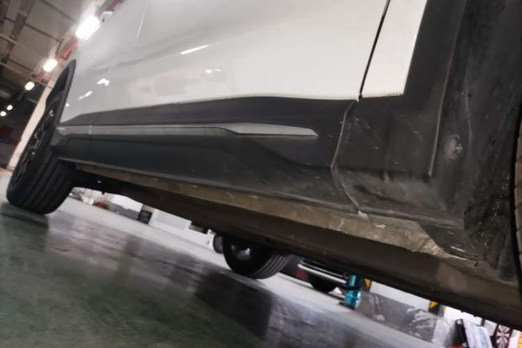 Used CHANGAN X5 PLUS 2025 1.5T DCT High-Energy Version Right Side Sill
