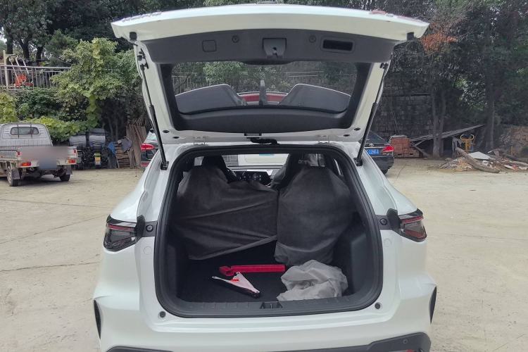 Used CHANGAN X5 PLUS 2025 1.5T DCT High-Energy Version Trunk