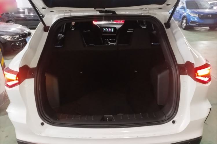 Used CHANGAN X5 PLUS 2025 1.5T DCT High-Energy Version Trunk