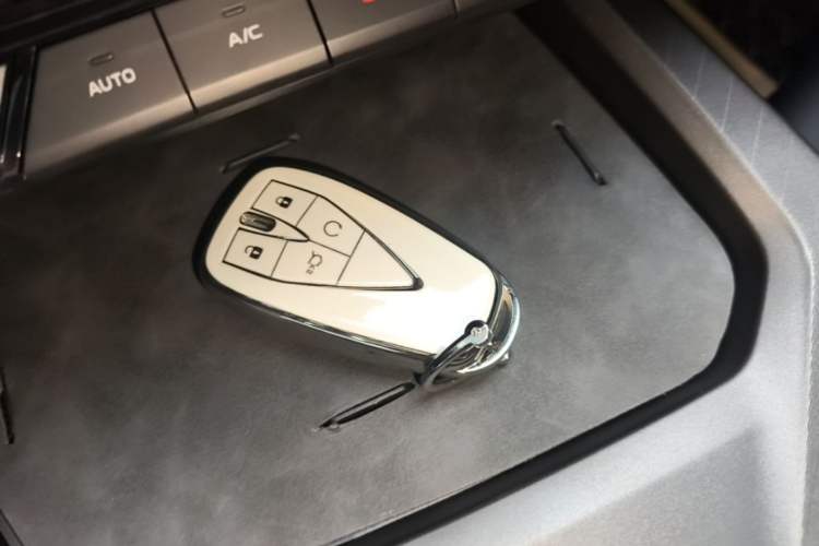 Used CHANGAN X5 PLUS 2025 1.5T DCT Excellence Edition Vehicle Key