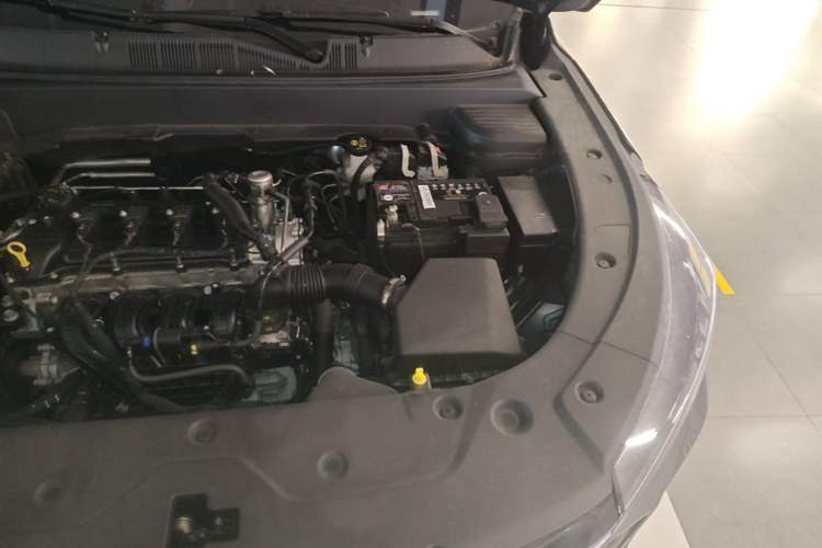 Used CHANGAN X5 PLUS 2026 Model, Second Generation, 1.5L MT Luxury Edition Engine Bay Left