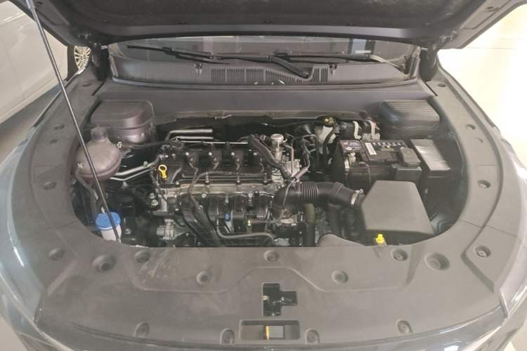 Used CHANGAN X5 PLUS 2026 Model, Second Generation, 1.5L MT Luxury Edition Engine Bay