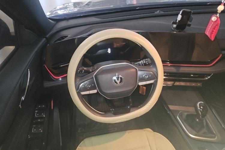 Used CHANGAN X5 PLUS 2026 Model, Second Generation, 1.5L MT Luxury Edition Steering Wheel