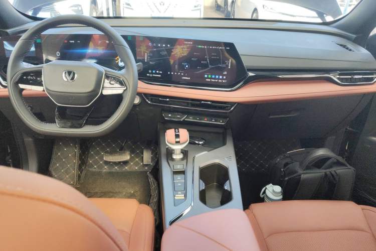 Used CHANGAN X5 PLUS 2026 Model, Second Generation, 1.5T Transcendence PRO Center Console