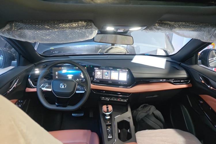 Used CHANGAN X5 PLUS 2026 Model, Second Generation, 1.5T Transcendence PRO Center Console
