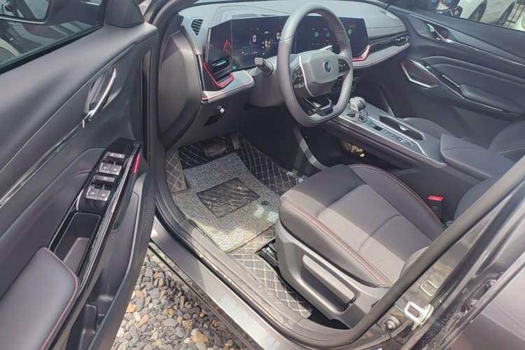 Used CHANGAN X5 PLUS 2026 Model, Second Generation, 1.5T High-Energy PRO Driver Seat