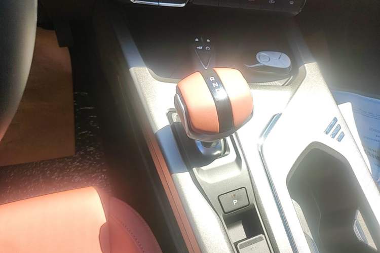 Used CHANGAN X5 PLUS 2026 Model, Second Generation, 1.5T Transcendence PRO Gear Lever