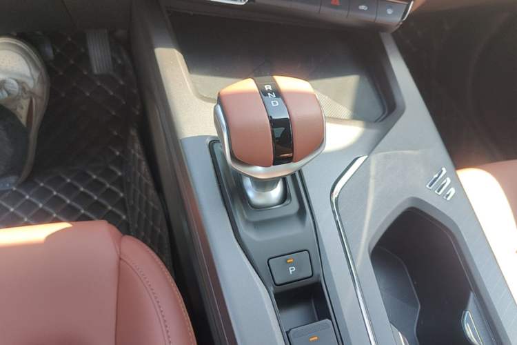 Used CHANGAN X5 PLUS 2026 Model, Second Generation, 1.5T Transcendence PRO Gear Lever