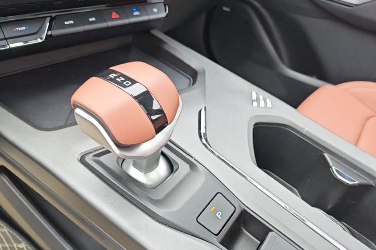Used CHANGAN X5 PLUS 2026 Model, Second Generation, 1.5T Transcendence PRO Gear Lever