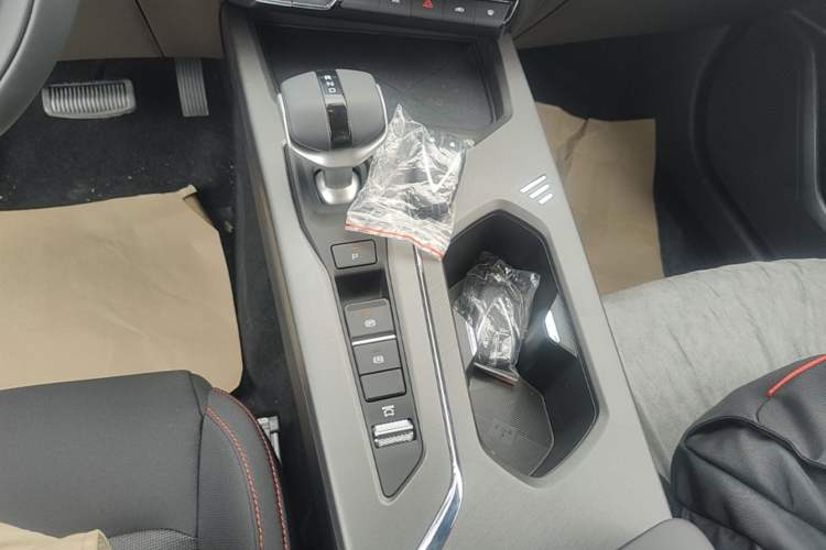 Used CHANGAN X5 PLUS 2026 Model, Second Generation, 1.5T High-Energy PRO Gear Lever