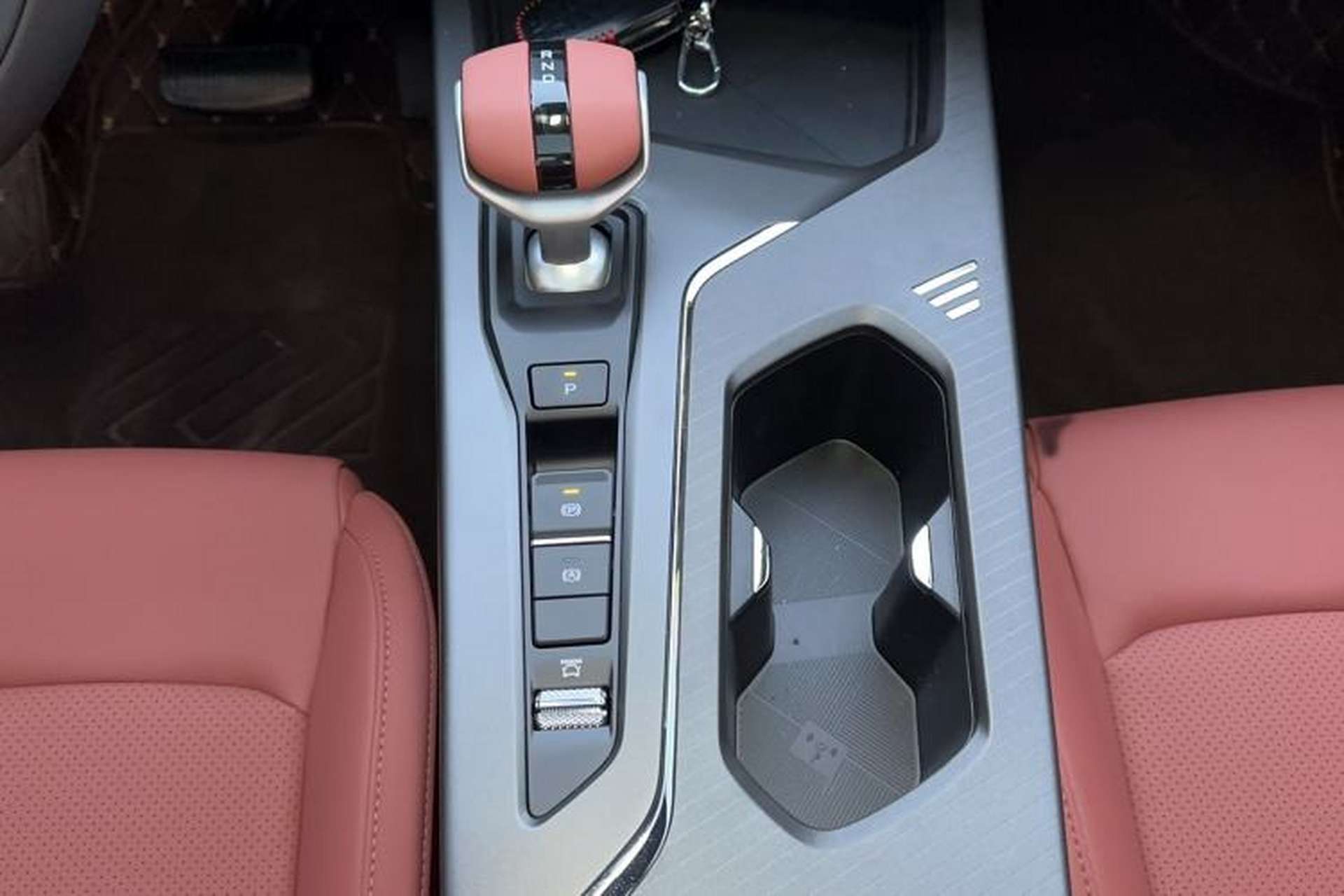 Used CHANGAN X5 PLUS 2026 Model, Second Generation, 1.5T Transcendence PRO Gear Lever