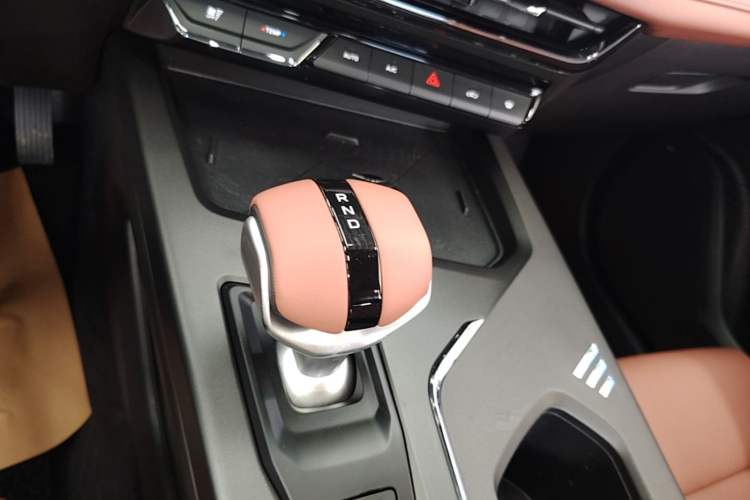 Used CHANGAN X5 PLUS 2026 Model, Second Generation, 1.5T Excellence PRO Gear Lever