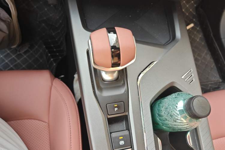Used CHANGAN X5 PLUS 2026 Model, Second Generation, 1.5T Transcendence PRO Gear Lever