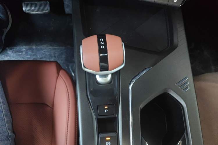 Used CHANGAN X5 PLUS 2026 Model, Second Generation, 1.5T Pioneer PRO Gear Lever