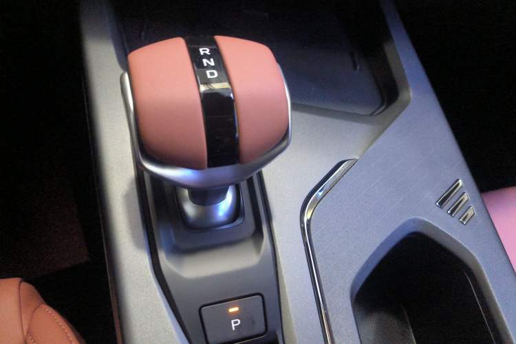 Used CHANGAN X5 PLUS 2026 Model, Second Generation, 1.5T Excellence PRO Gear Lever