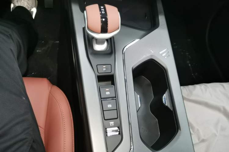 Used CHANGAN X5 PLUS 2026 Model, Second Generation, 1.5T Excellence PRO Gear Lever