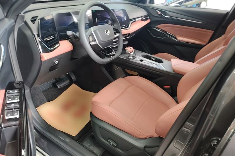 Used CHANGAN X5 PLUS 2026 Model, Second Generation, 1.5T Excellence PRO Left Front Seat