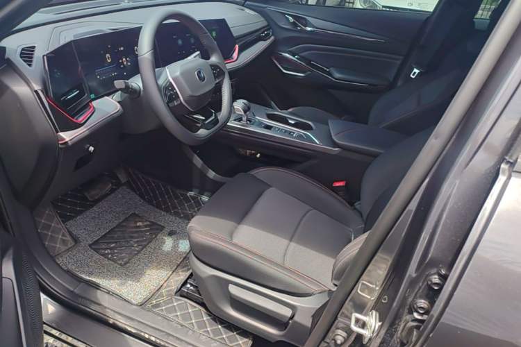 Used CHANGAN X5 PLUS 2026 Model, Second Generation, 1.5T High-Energy PRO Left Front Seat