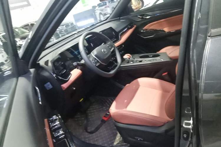 Used CHANGAN X5 PLUS 2026 Model, Second Generation, 1.5T Transcendence PRO Left Front Seat