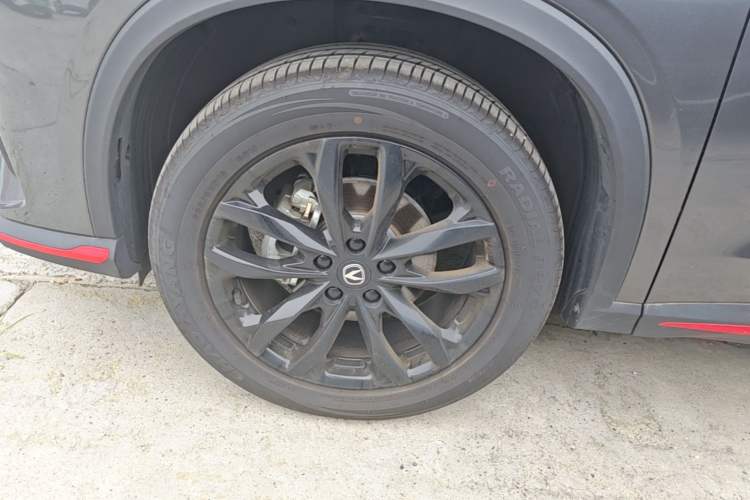 Used CHANGAN X5 PLUS 2026 Model, Second Generation, 1.5T Transcendence PRO Left Front Wheel Hub