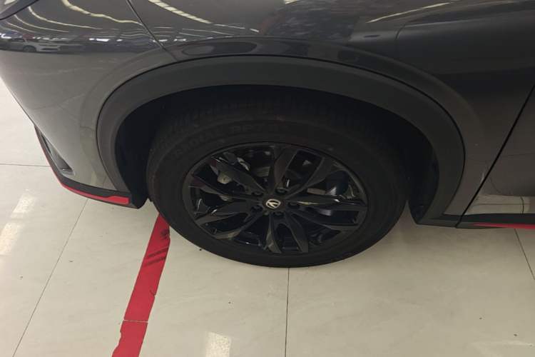 Used CHANGAN X5 PLUS 2026 Model, Second Generation, 1.5T Transcendence PRO Left Front Wheel Hub