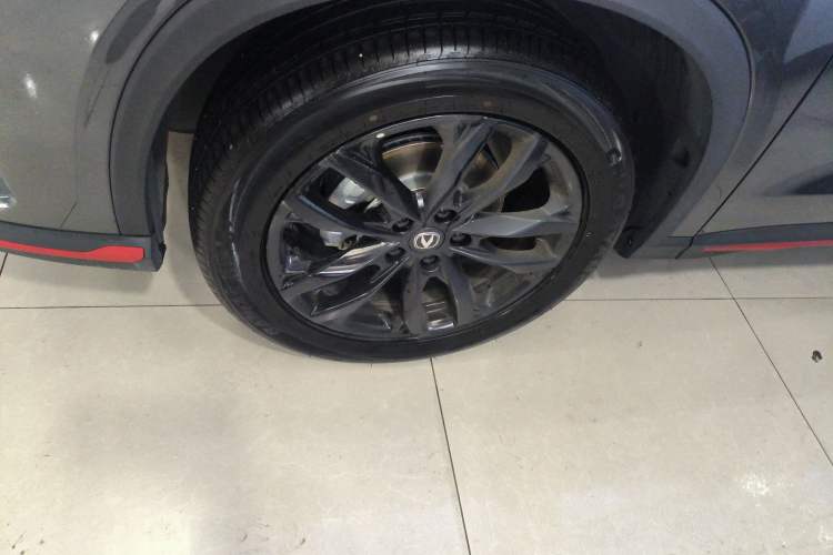 Used CHANGAN X5 PLUS 2026 Model, Second Generation, 1.5T Excellence PRO Left Front Wheel Hub